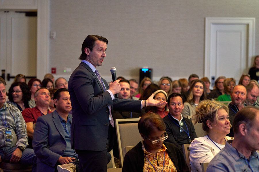 Audience engagement during corporate leadership conference in Utah